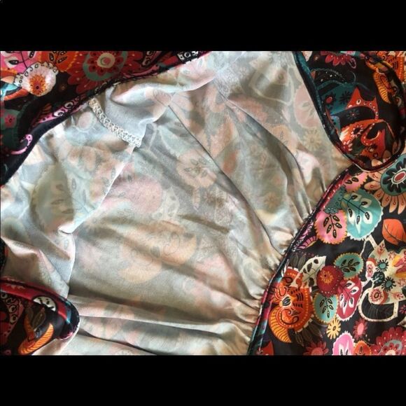 Floral halter dress . Lightweight built in slip layer . Perfect for summer .35” - Picture 4 of 8